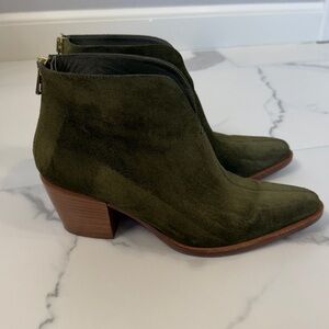 VINCE Green Sued Havanan Booties